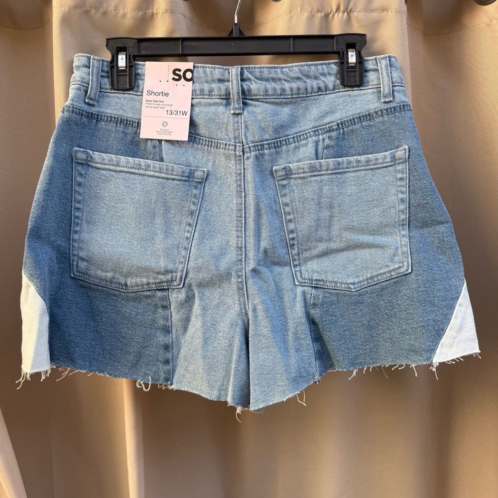 SO Colorblock Denim Shorts - Picture 3 of 3
